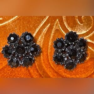 Vintage Weiss Black Clip On Earrings